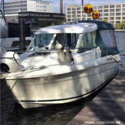 Vogelscheuch BALLON zur Möwenabwehr auf Boot Persenning.